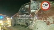 Масштабное ДТП в Киеве на Столичном шоссе: Renault Правого Сектора (?) разбился о МАН и Porsche Cayenne - фото 12