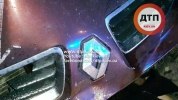 Масштабное ДТП в Киеве на Столичном шоссе: Renault Правого Сектора (?) разбился о МАН и Porsche Cayenne - фото 20