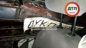 Масштабное ДТП в Киеве на Столичном шоссе: Renault Правого Сектора (?) разбился о МАН и Porsche Cayenne - фото 22