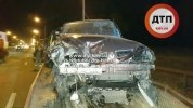 Масштабное ДТП в Киеве на Столичном шоссе: Renault Правого Сектора (?) разбился о МАН и Porsche Cayenne - фото 8