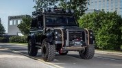   Land Rover Defender    -  1