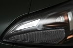 Трепещите немцы: спортивный седан Genesis G70 представлен официально - фото 2