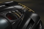 В Дубае представлен чёрно-золотой суперкар McLaren 720S - фото 2