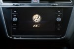 VW представил «спортивный» кроссовер Tiguan R-Line - фото 7