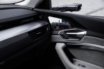 Электрокроссовер Audi: пять экранов, 16 динамиков и камеры вместо зеркал - фото 7