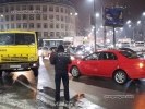 ДТП в Киеве: на Севастопольской площади столкнулись Toyota Corolla и КАМАЗ - фото 2