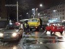 ДТП в Киеве: на Севастопольской площади столкнулись Toyota Corolla и КАМАЗ - фото 7