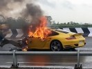 Porsche 997 Turbo разбили на скорости 250 км/ч - водитель чудом не сгорел - фото 3