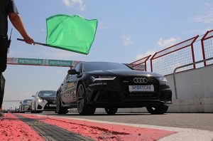 - Audi RS 6:  