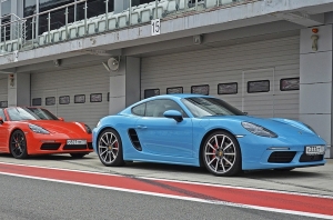 - Porsche Cayman:   , 