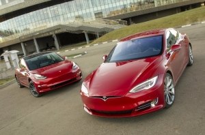 Tesla Model 3 vs Tesla Model S P85D. 1000-   