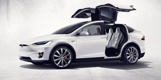  Tesla Model X       