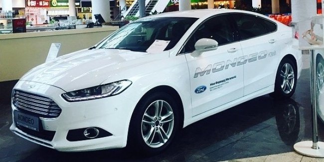       Ford Mondeo   Ocean Plaza