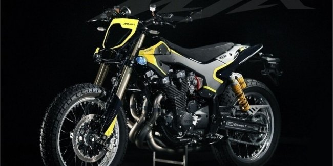 Yamaha XJR1300 - -  