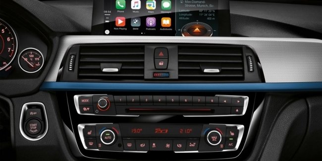  BMW    Apple CarPlay  