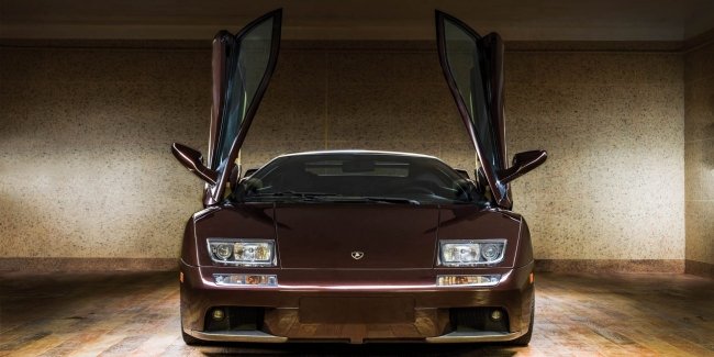  Lamborghini       Aventador