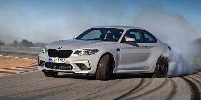  :  410-  BMW M2 Competition