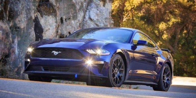  Ford Mustang:  
