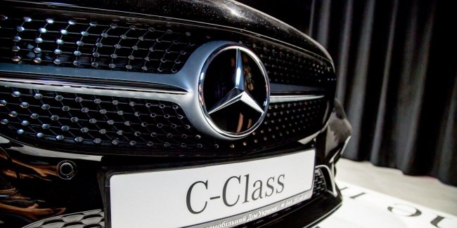  Mercedes C-Class  