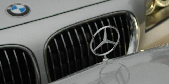 Mercedes  BMW  