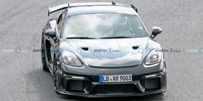 Cayman GT4 RS: Porsche    ?