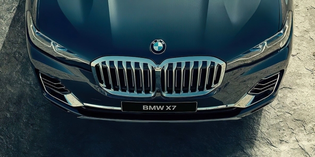   BMW X7  