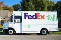 FedEx замовила 2 000 електричних вантажівок Harbinger