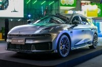 У Парижі показали плагін-гібридний універсал Lynk Co 07 GT