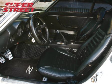     Nissan  Datsun 240Z