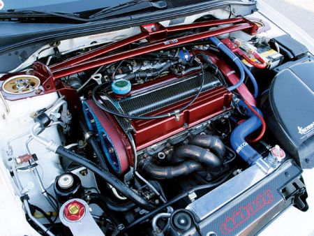 Mitsubishi Evo VIII - шедевр от Vivid Racing: стиль и скорость
