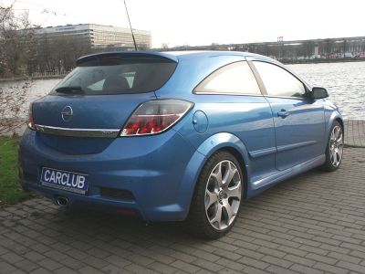 Opel Astra OPC:    OPC