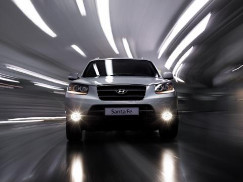 Hyundai Santa Fe. .   .