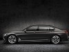 BMW представил самый мощный седан M760Li xDrive - фото 10