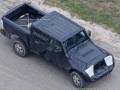 Шпионы сфотографировали пикап Jeep Wrangler - фото 2