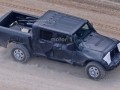 Шпионы сфотографировали пикап Jeep Wrangler - фото 5
