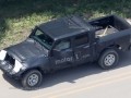 Шпионы сфотографировали пикап Jeep Wrangler - фото 19