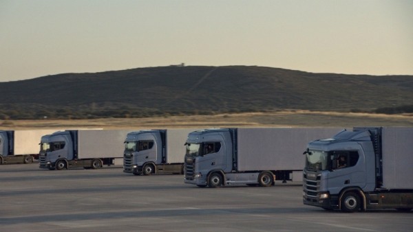 Scania сделала наиболее больше во всем мире часы из грузовых автомобилей