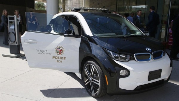 Милиция Лос-Анджелеса преобразует Тесла Модель С в патрульную автомашину