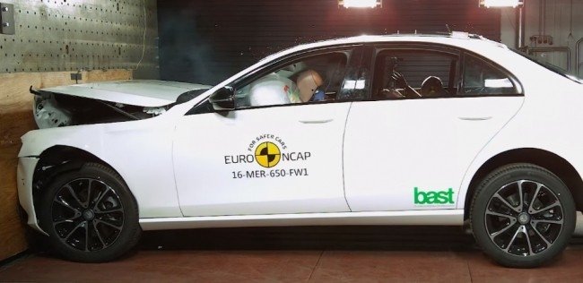 Euro NCAP разбил новые Mercedes-Benz E-Class и Peugeot 5008