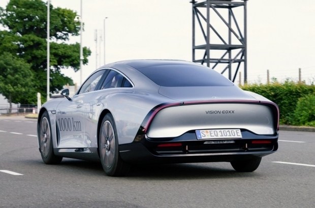 Електромобіль Mercedes-Benz проїхав понад 1200 км на одній зарядці