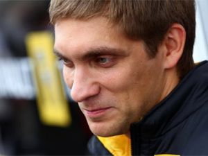 В. Петров остается в Рено F1
