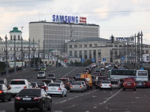 Число автомашин на автодорогах Города Москва превосходит подходящее количество вдвое