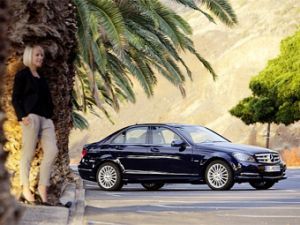 Рестайлинговый Mercedes-Benz C-Class получил новый бензиновый мотор