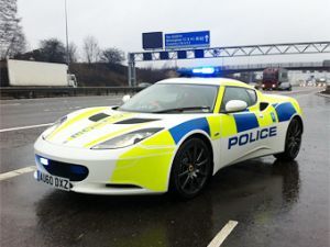 Автомобильный парк английской милиции дополнился спорт-купе Лотус