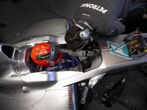 Болиды команды Mercedes GP получили третью педаль