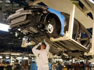 Японские автомобильные заводы будут действовать по очереди