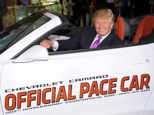 Дональд Трамп возглавит пелотон на старте гонки Инди-500