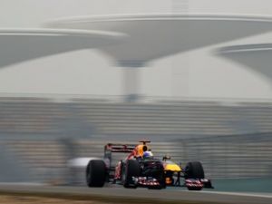 Гонщики Red Bull господствовали на свободных заездах Гран-при КНР