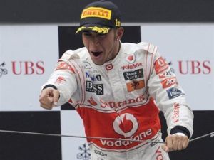 Льюис Хэмилтон назвал прорыв McLaren чудом