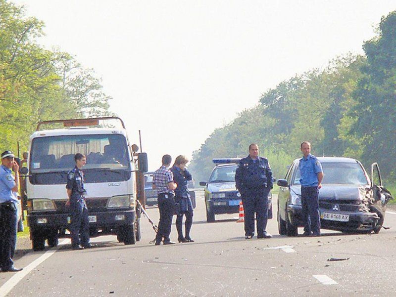 ДТП на трассе Одесса — Николаев : военнослужащий на Mitsubishi Lancer спровоцировал аварию с ВАЗ-21013 - погибла молодая девушка (ФОТО)